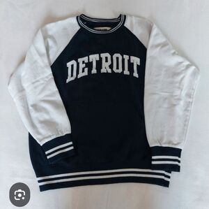 New York Popular Detroit Sweatshirt. UNISEX Size Mens L Womens XL